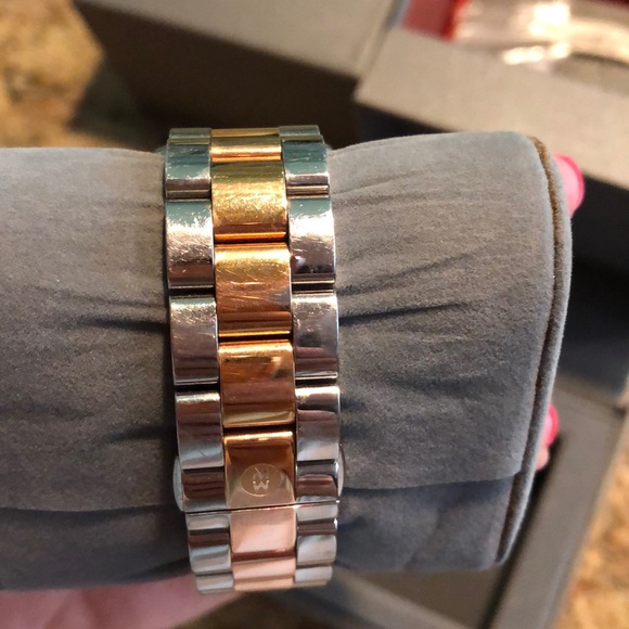 Michelle Watch - Picture 4 of 6